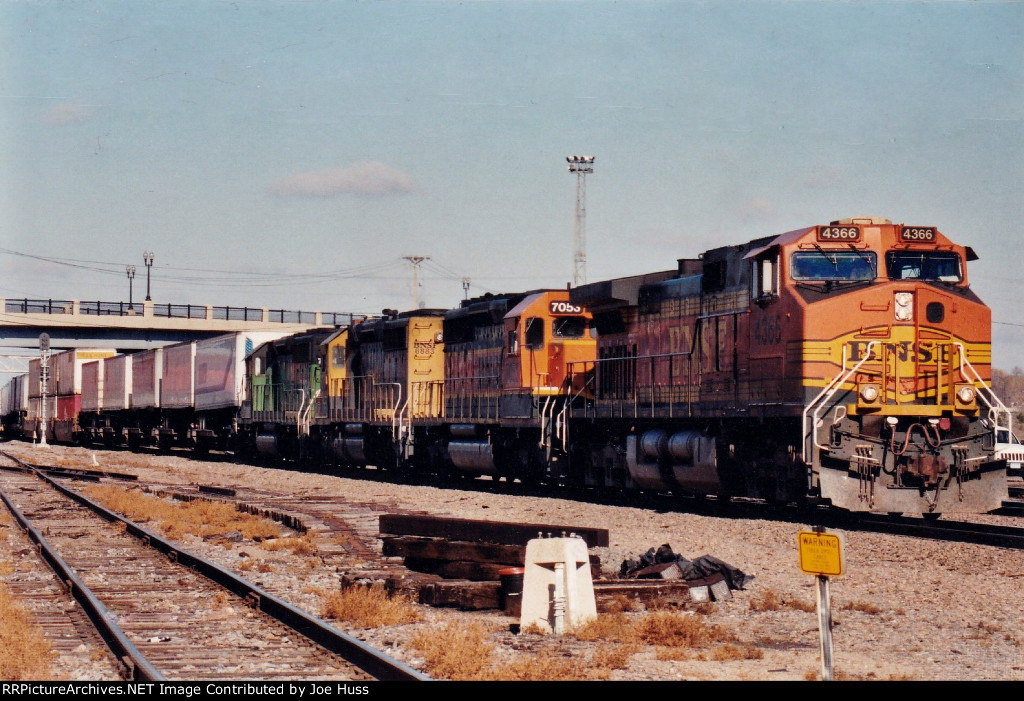 BNSF 4366 East